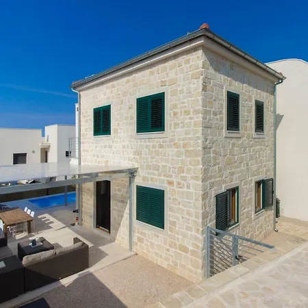 Sunce * Tribunj (Sibenik-Knin)